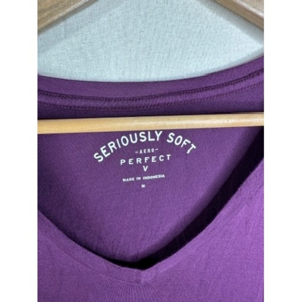 Aeropostale Womens V Neck Purple‎ Top Size Medium Floral Embroidery - Picture 3 of 5